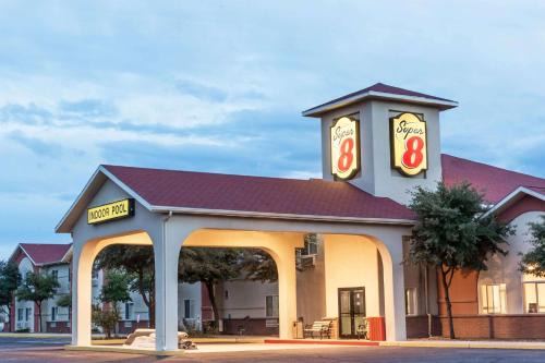 Willcox Hotel | Super 8 by Wyndham Willcox