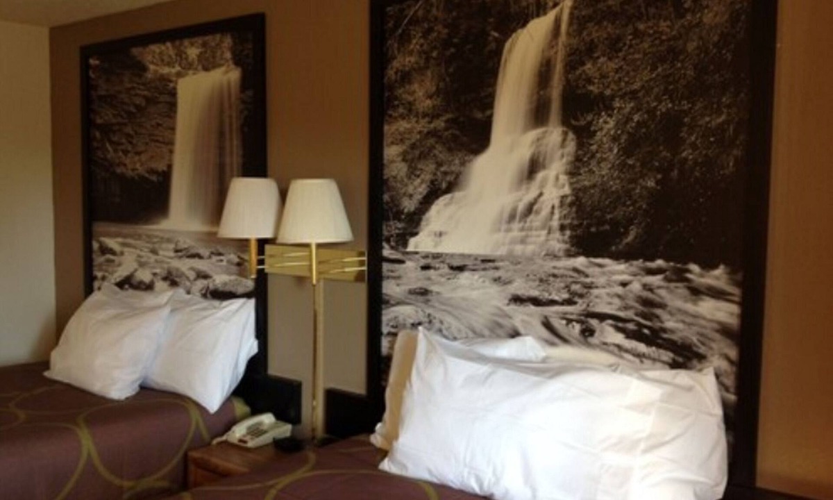 Winchester Hotel | Super 8 by Wyndham Winchester VA
