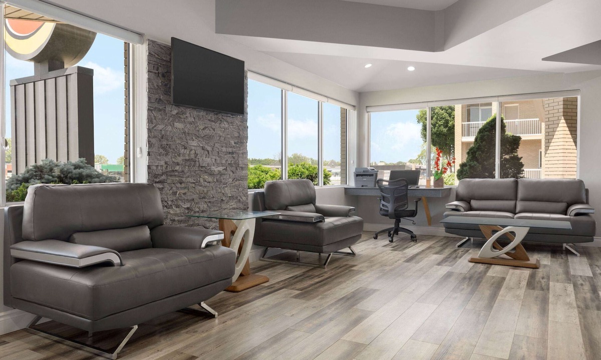Windsor Hotel | Super 8 by Wyndham Windsor/Dougall