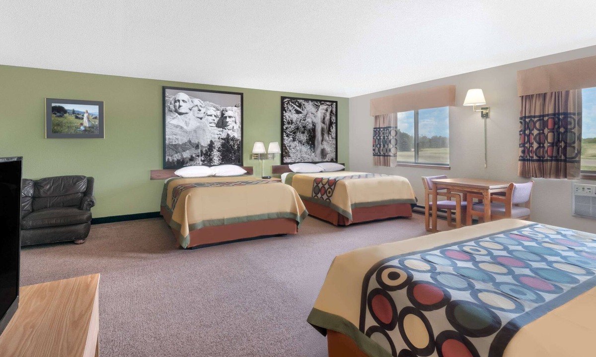 Winner Hotel | Super 8 by Wyndham Winner SD