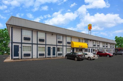 Wooster Hotel | Super 8 by Wyndham Wooster