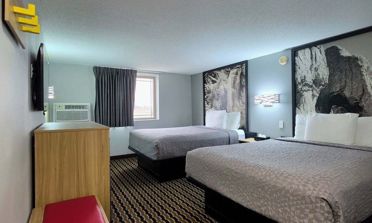 Yankton Hotel | Super 8 by Wyndham Yankton