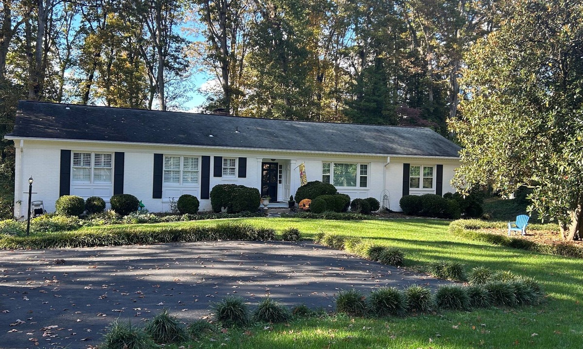 North Chesterfield House | Super Clean luxury flat near the James River in park-like setting.