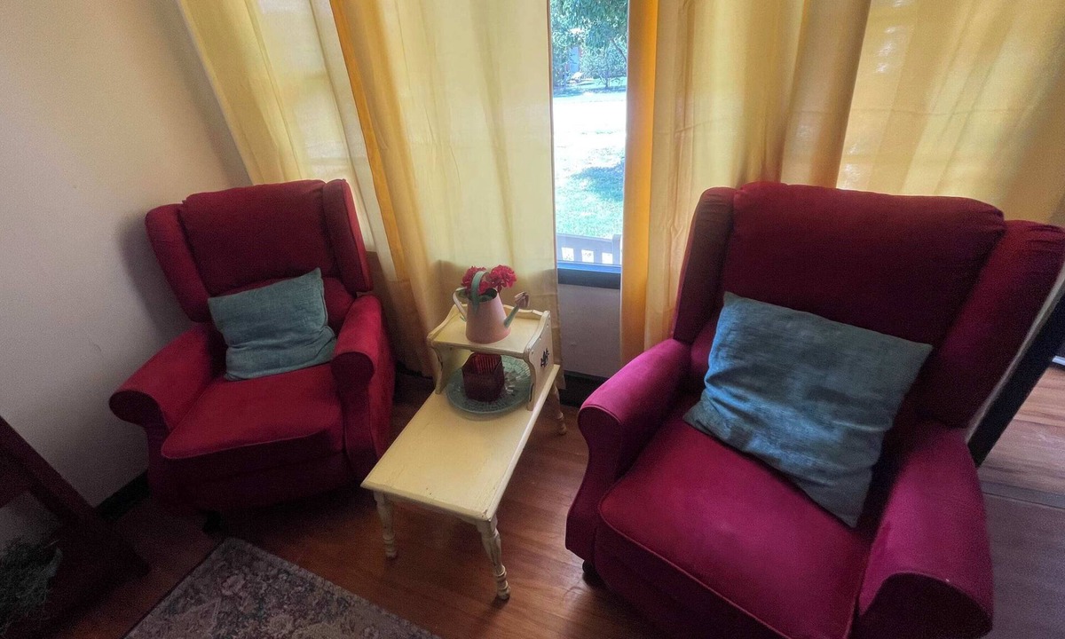Wichita House | Super Comfy - 3BR - Darts/Poker Table - Coffee