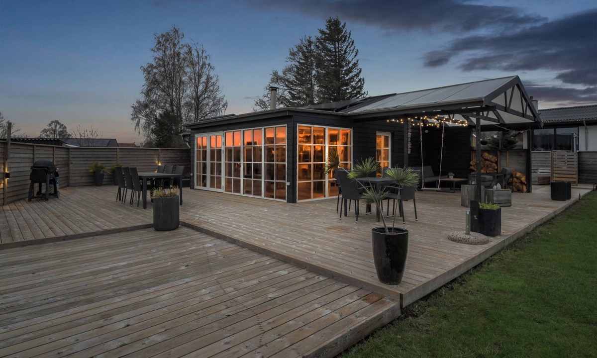 Hvidbjerg Strand House | Super cozy holiday home in Nordic style in Høll
