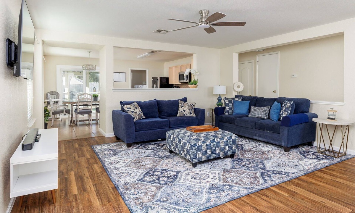 Round Rock House | Super cute and cozy house!