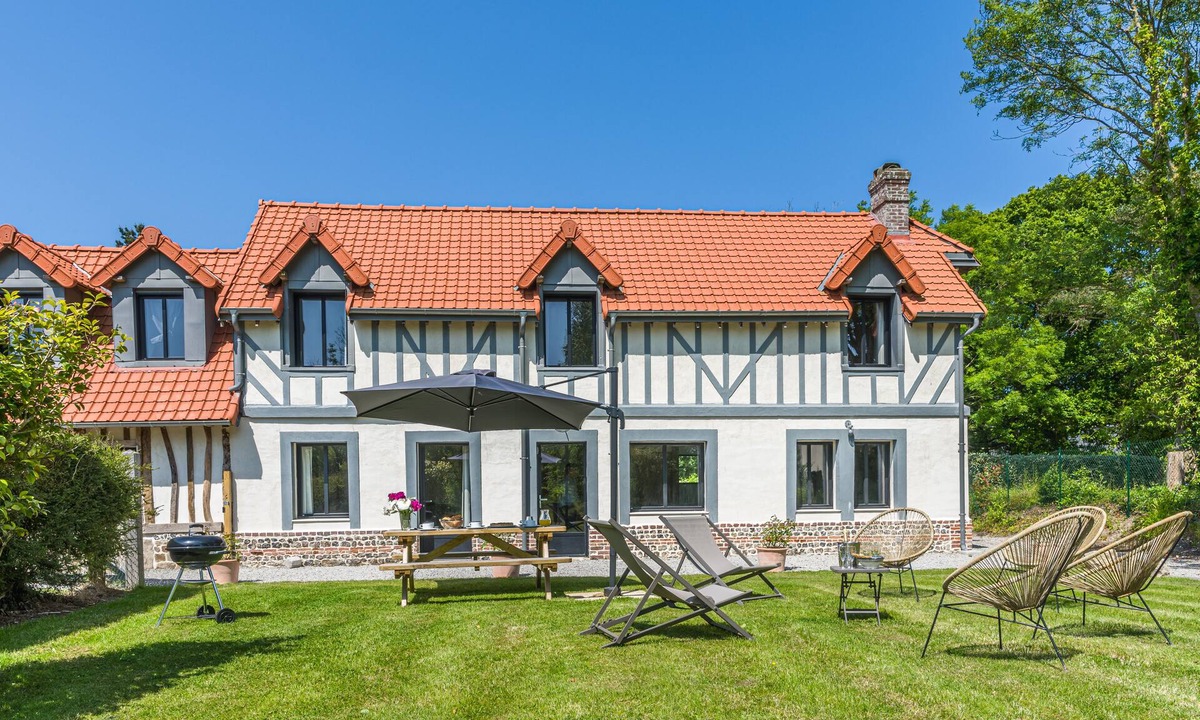 Sainte-Marguerite-sur-Mer Villa | Superbe Propriété Bord de Mer