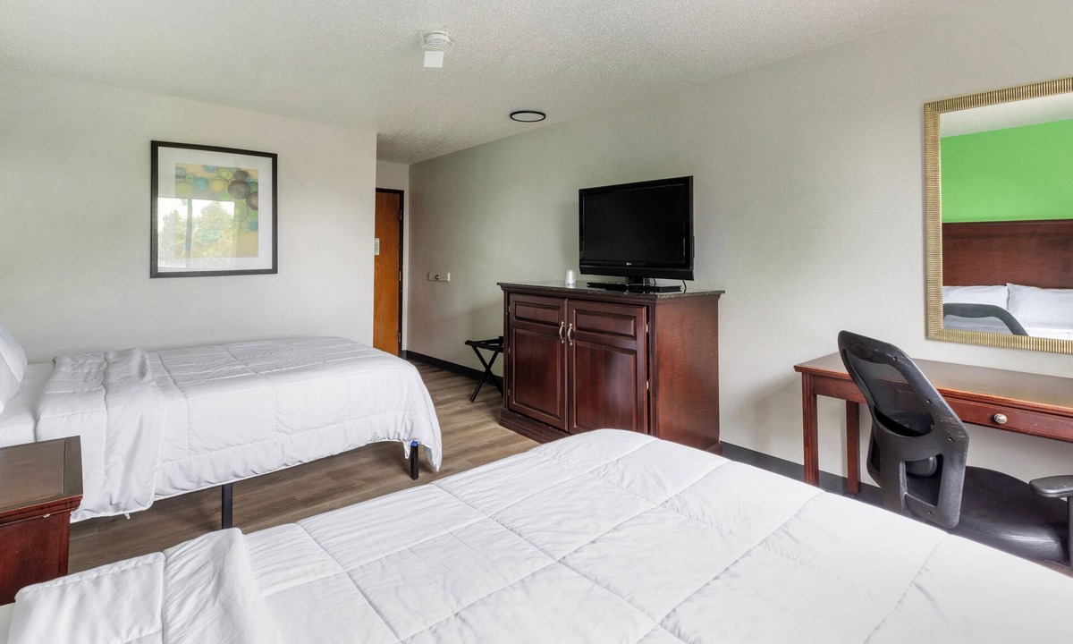 Lansing Hotel | Super Inn by OYO Lansing MI