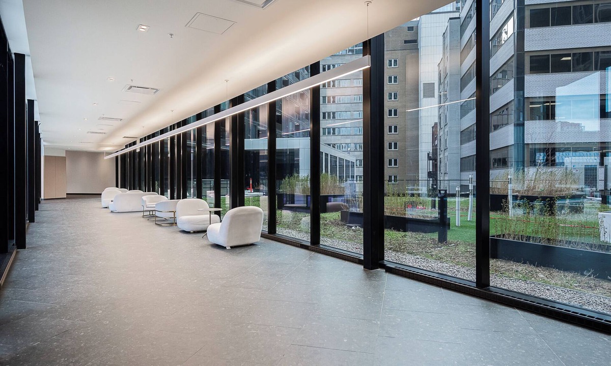 Quartier des Spectacles Apartment | Super Lush PH :3BR+2.5B :Pool :Gym :Parking :Office :Game Room :24/7 Doorman