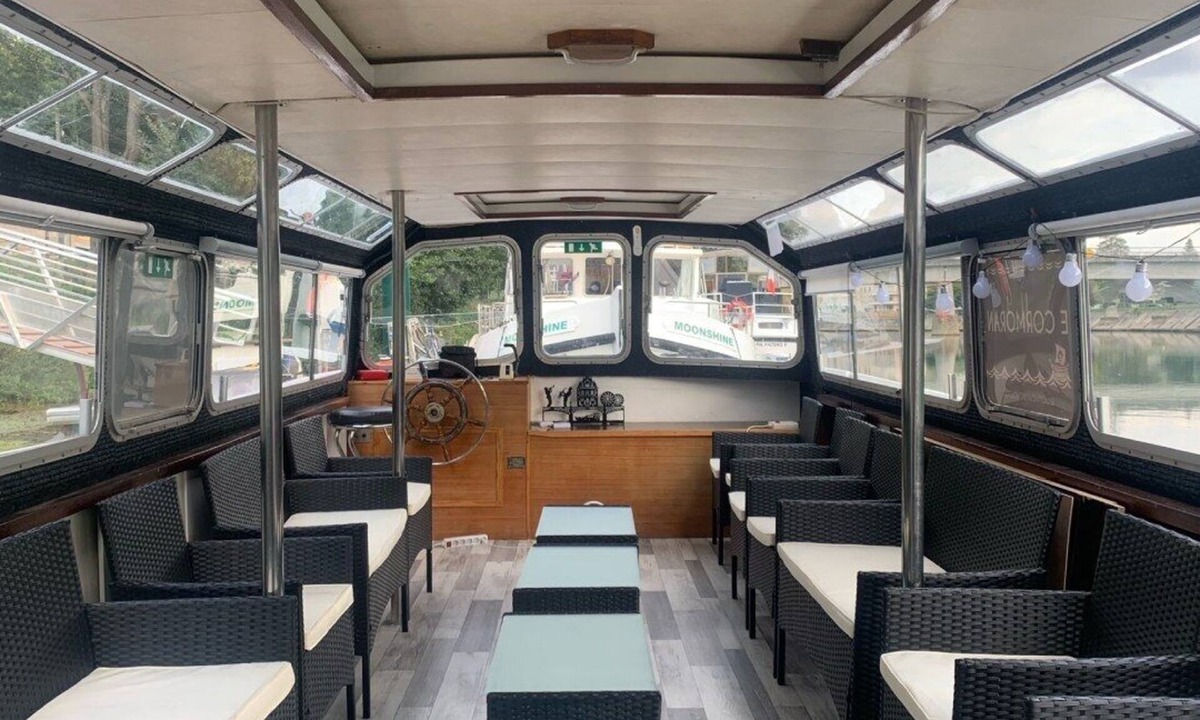 La Ferte-sous-Jouarre Boat Rental | Super Mini-salle Pour vos Fêtes, sur L'eau !