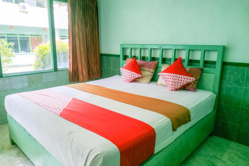 Singkawang Hotel | Super OYO 3098 Hotel Sahabat Baru