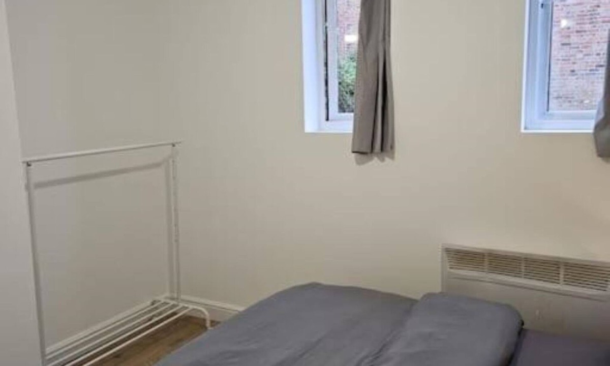 Ilkeston Apartment | Super Value Bath Street Flat