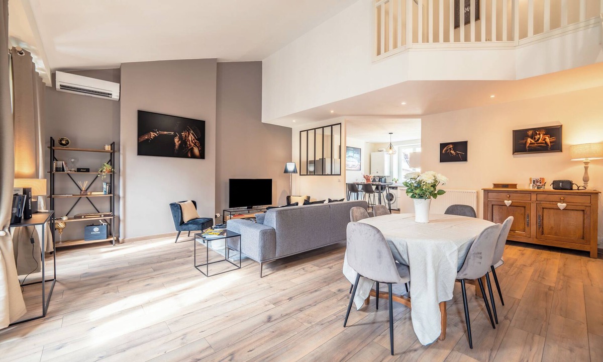 Bellecour - Hotel Dieu Apartment | Superb 125m2 duplex apartment with air-conditioning in the heart of Lyon's city center.