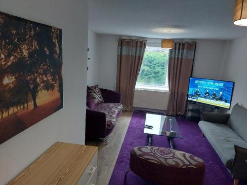 Fairfield Apartment | Superb 2 bedroom flat, sleeps 6