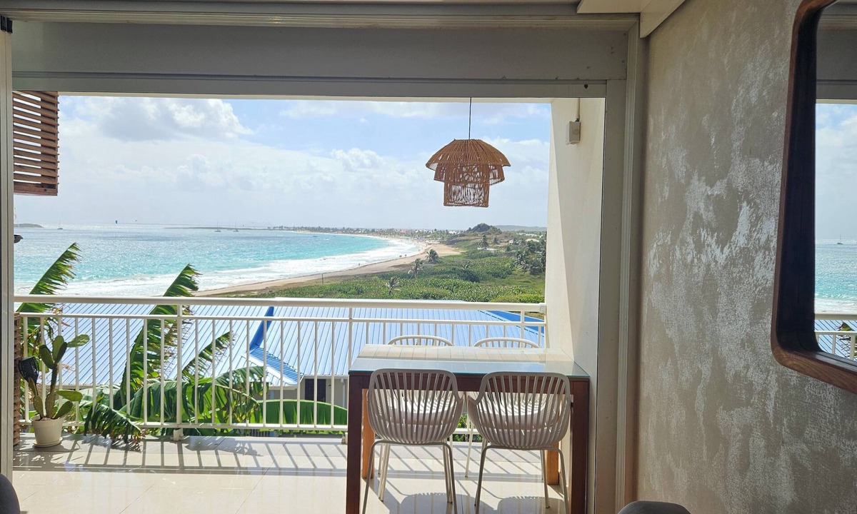 Orient Bay Apartment | Superb 2-room apartment with sea view
