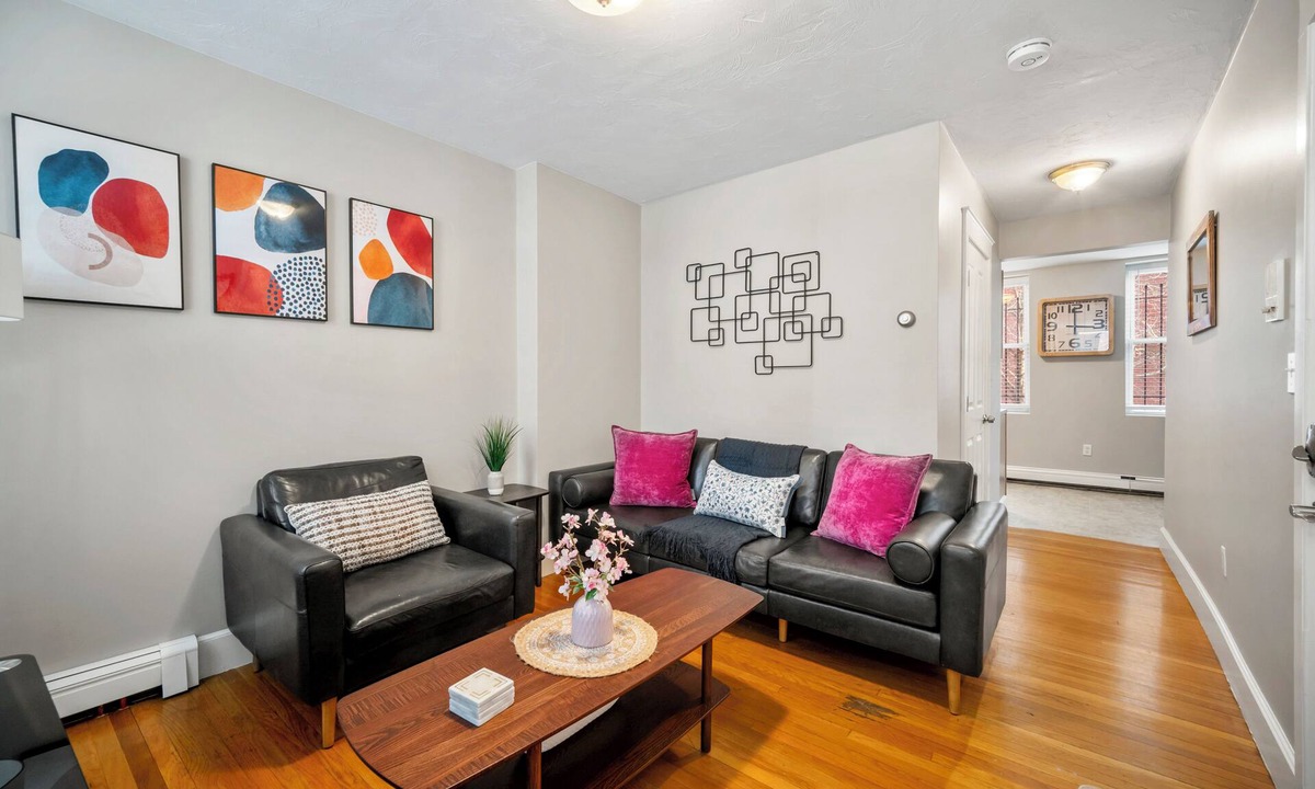 North End Apartment | Superb 2brm/1bath heart of North End Boston