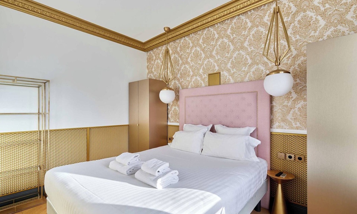 8th Arrondissement Apartment | Superb AC- 1BDR Ave Montaigne - Arc de Triomphe by Studio Prestige