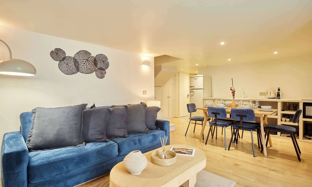 Quartier de la Roquette Apartment | Superb Air-Conditioned Duplex - Bastille Le Marais