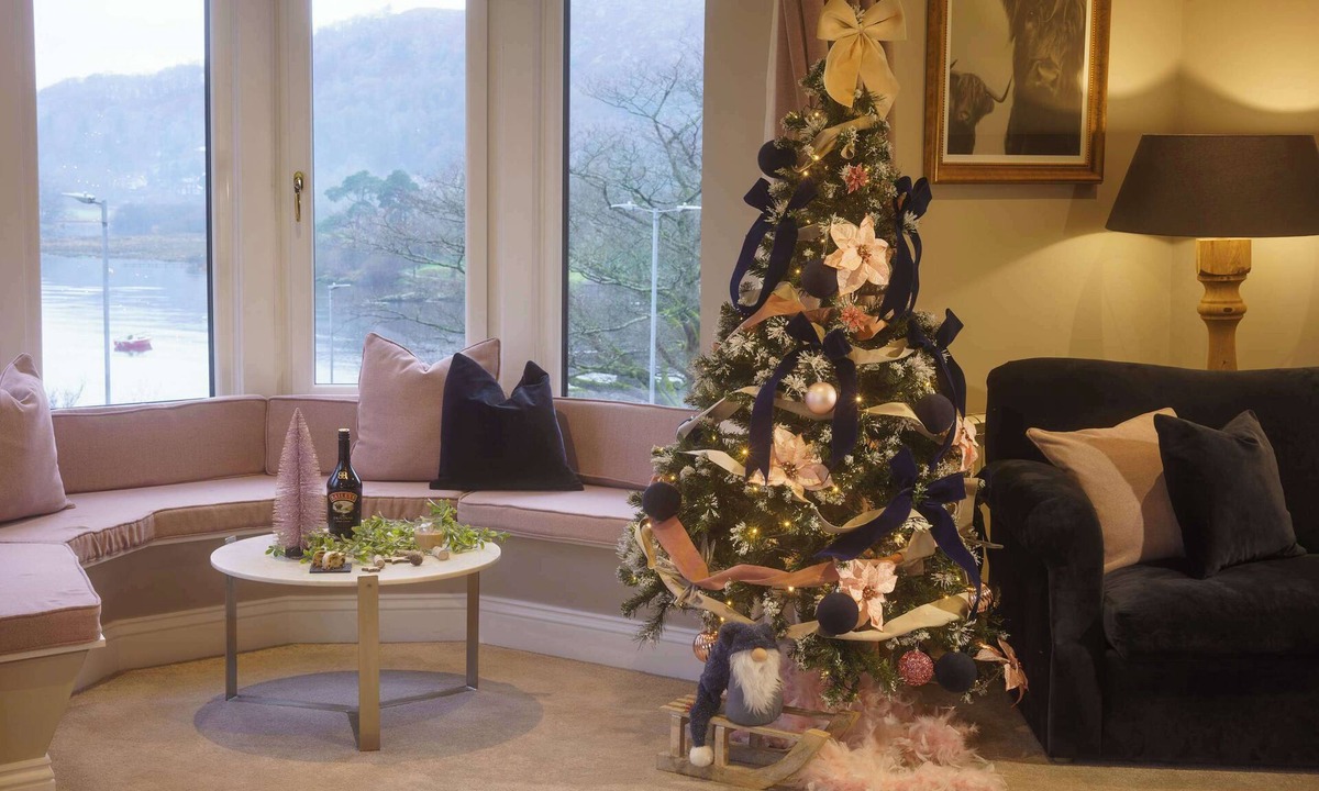 Waterhead Apartment | Superb Apartment - Spacious - Lake Views