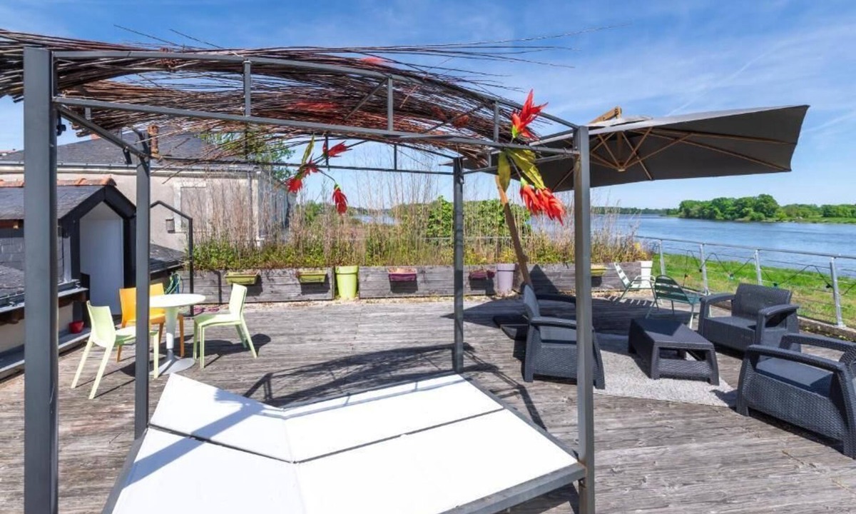 Bouchemaine Apartment | Superb Apartment with Terrace and View of the Loire Confluence