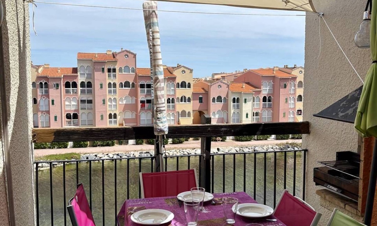 Le Barcares Apartment | Superb apartment with pool view and animations 5MC317