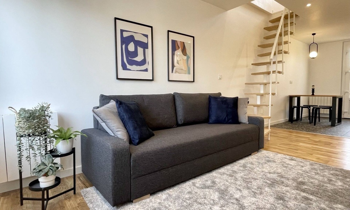 Chartres Apartment | Superb apartment with Fiber WiFi and parking in charming Chartres