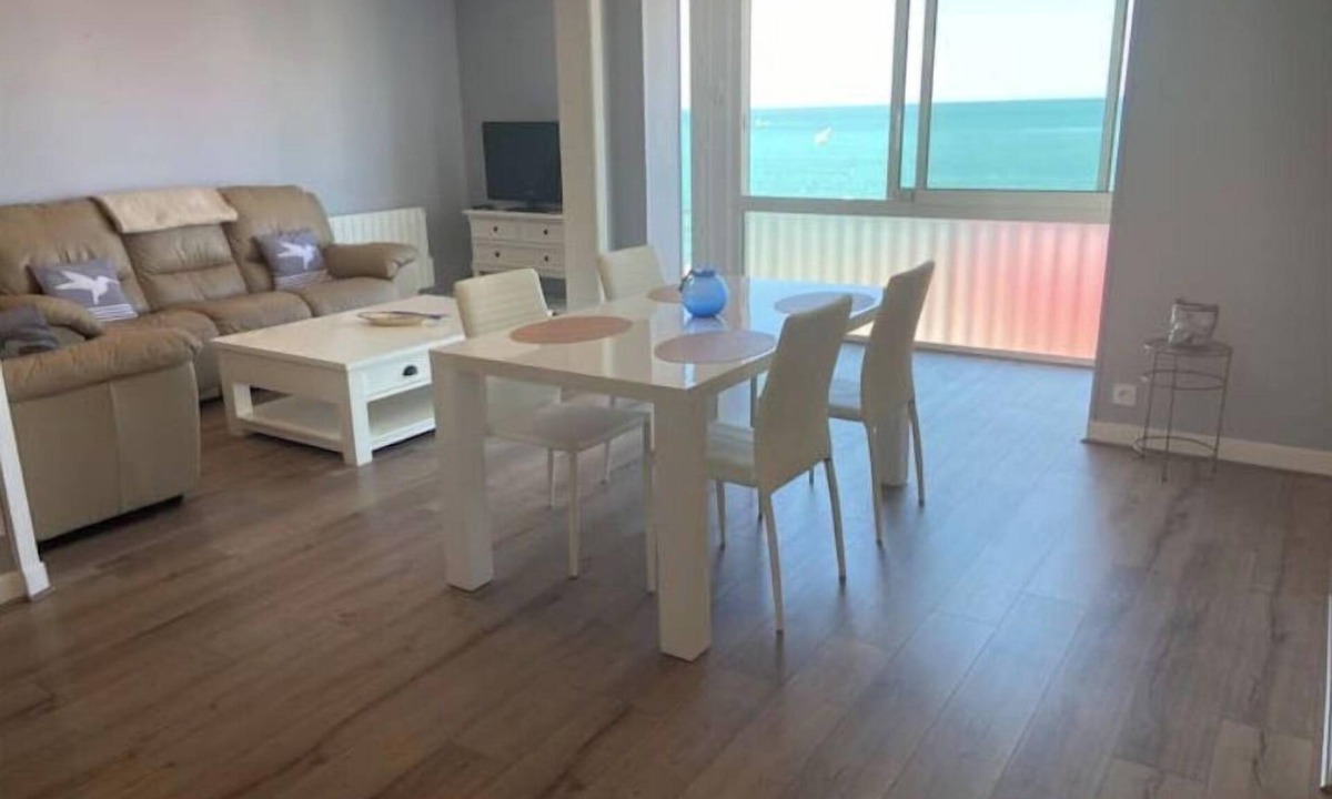 Fecamp Apartment | Superb apartment with panoramic sea-coast view in Fecamp near D'ETETAT