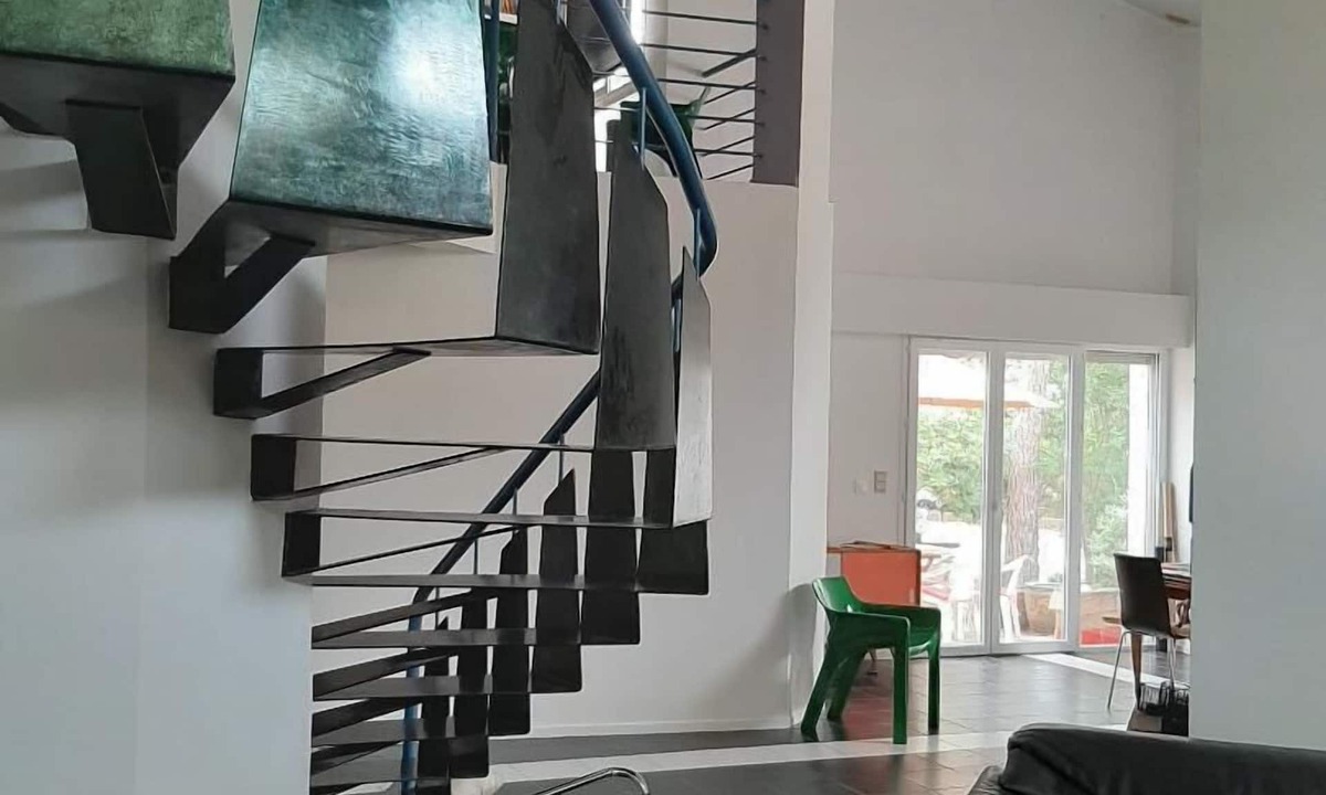 Salses-le-Chateau Villa | Superb architect designed villa 230m2 with air conditioning in fenced wooded park