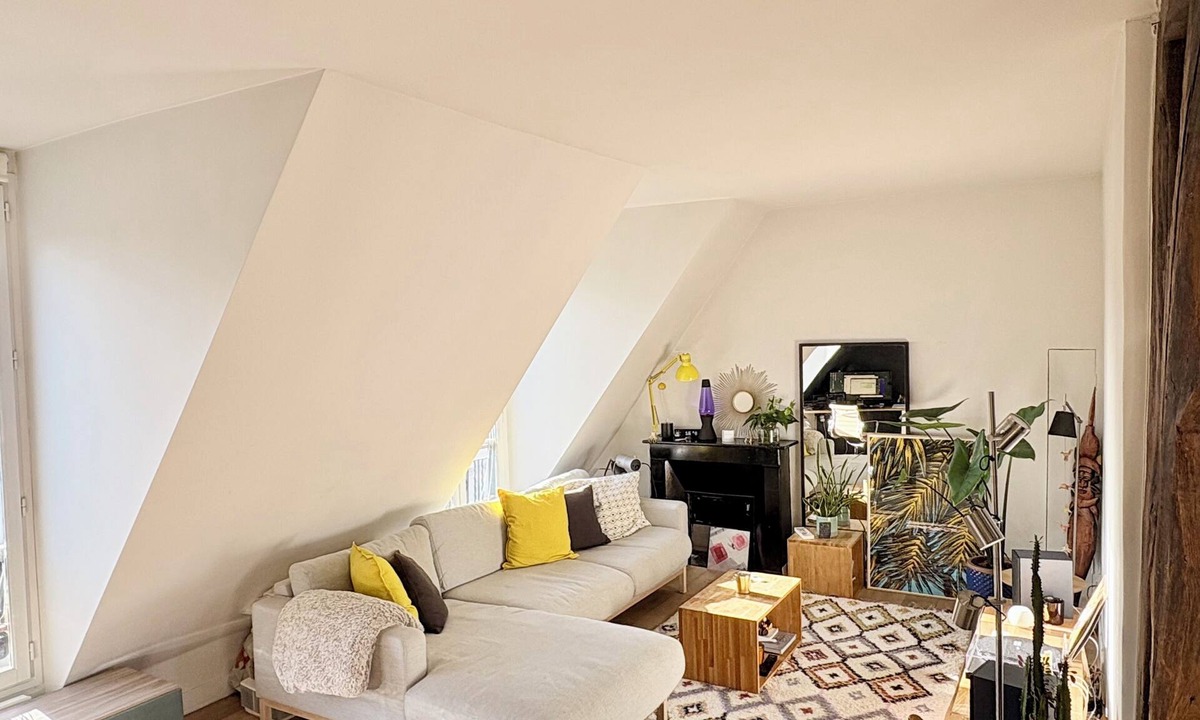 10th Arrondissement Apartment | ✨ Superb bright apartment under the roofs of Paris ✨