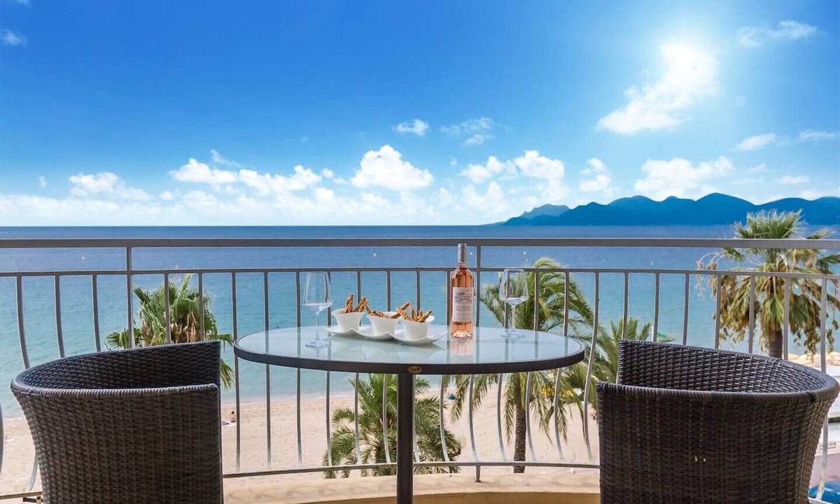 Cannes City Centre Apartment | Superb Bright apt with Sea View