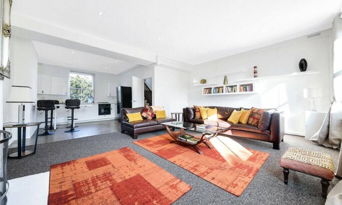 Askew Apartment | Superb Contemporary Apartment