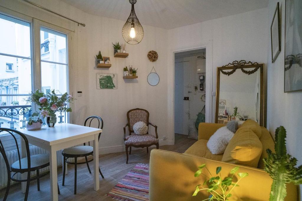 18th Arrondissement Apartment | Superb cosy and bright apt near Sacré Coeur