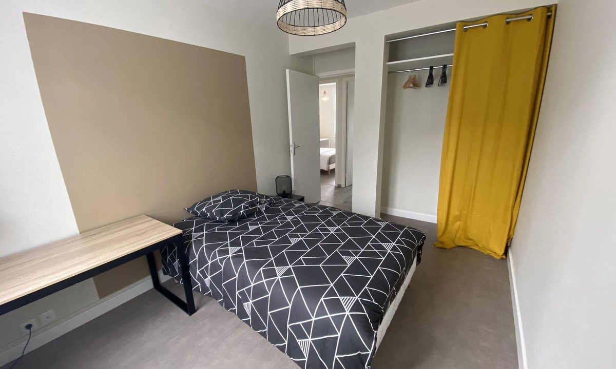 Old Town Apartment | Superb downtown apartment with parking