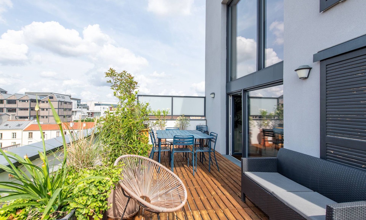 Saint-Ouen Apartment | Superb duplex rooftop . Ideal for families and for discovering the capital.