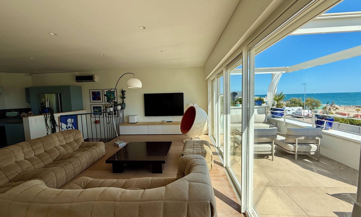 Palavas-les-Flots Apartment | SUPERB DUPLEX SEA VIEW AND ROOFTOP 360° VIEW