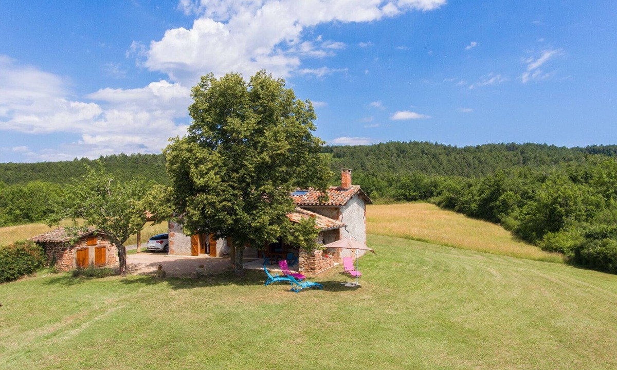 Sainte-Cecile-du-Cayrou Cottage | Superb stone house at the gates of the Forest