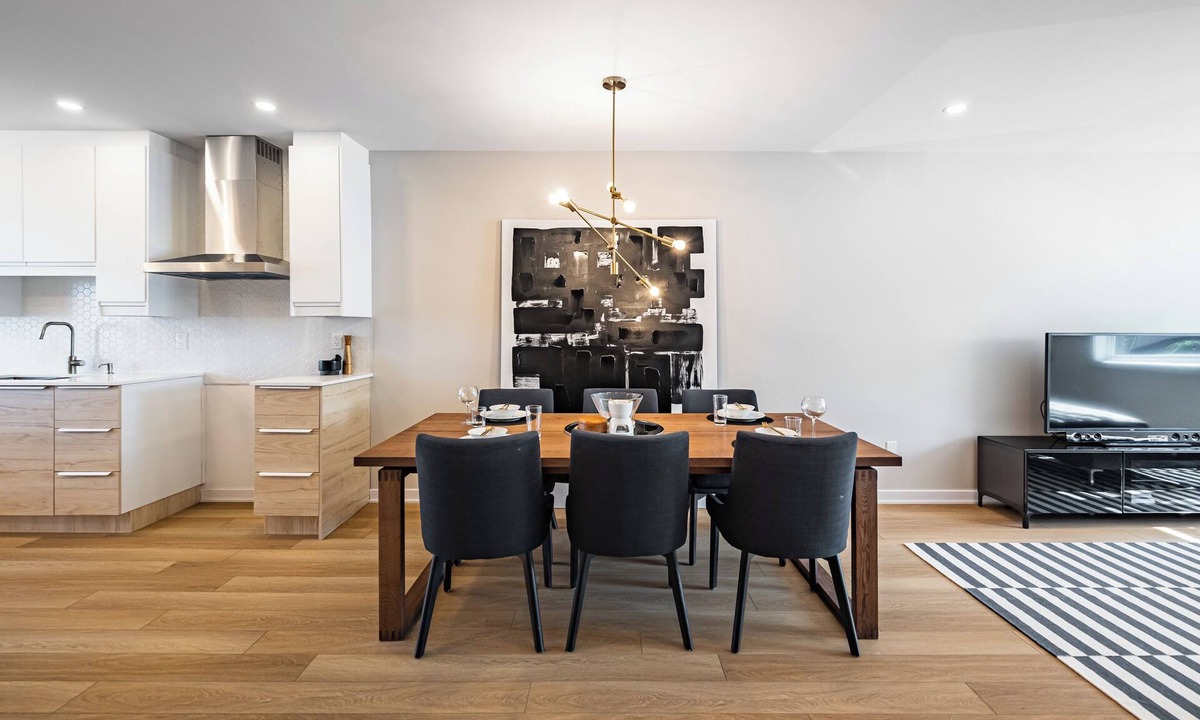 Saint-Simon Apartment | Superb, fully renovated 3-bedroom condo
