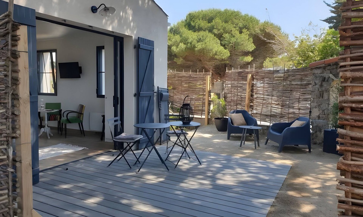 L'Epine Bed & Breakfast | Superb Guest Room “La Luzeronde” with Private Terrace in Noirmoutier