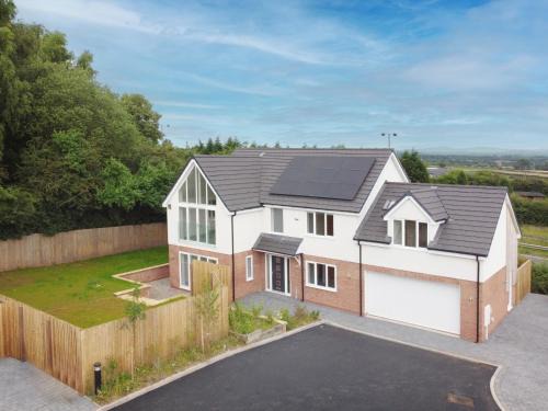 Shobdon House | Superb large accommodation