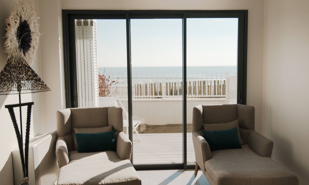 Carnon-Plage Apartment | Superb new apartment "feet in the water" exceptional view on the beach