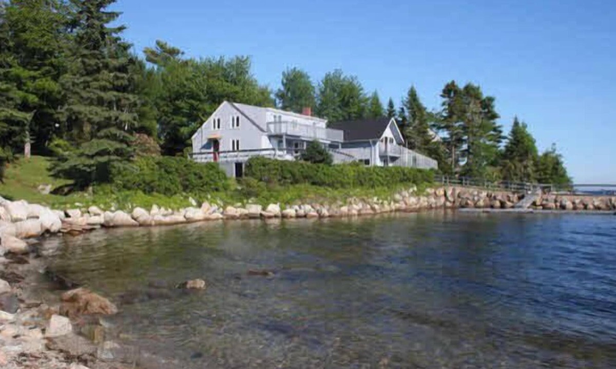 Chester Cottage | Superb Oceanfront with Optional Boathouse