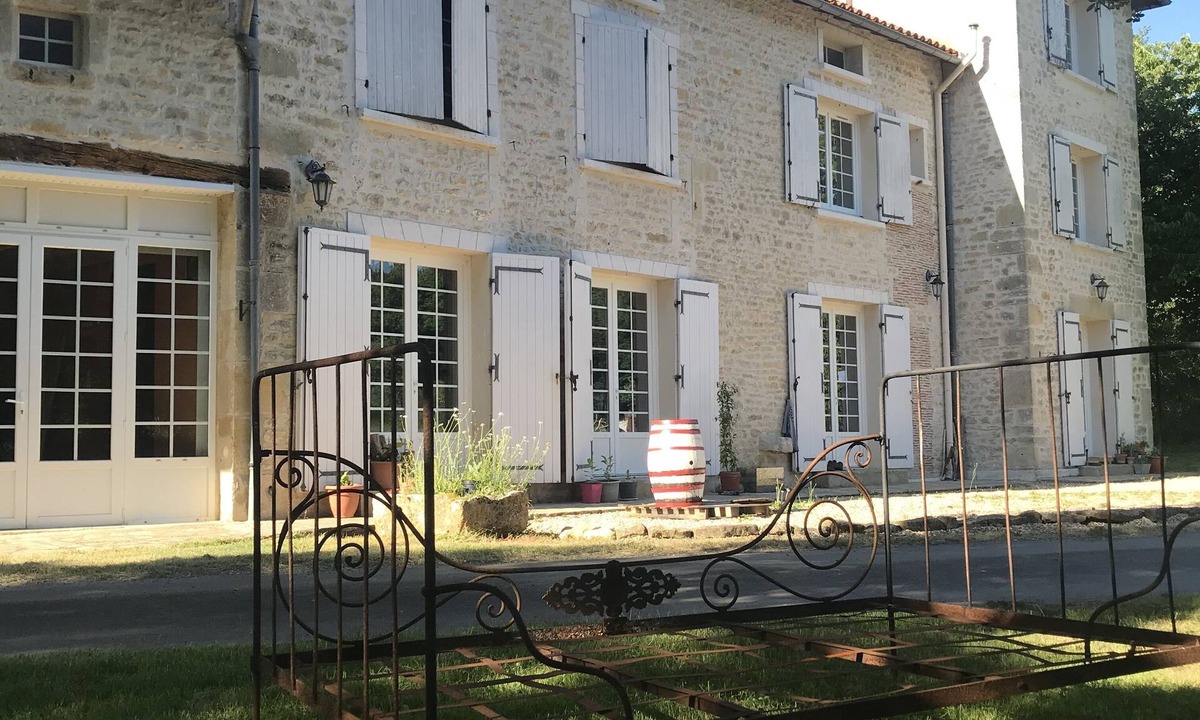 Nanteuil-en-Vallee House | Superb old renovated mill