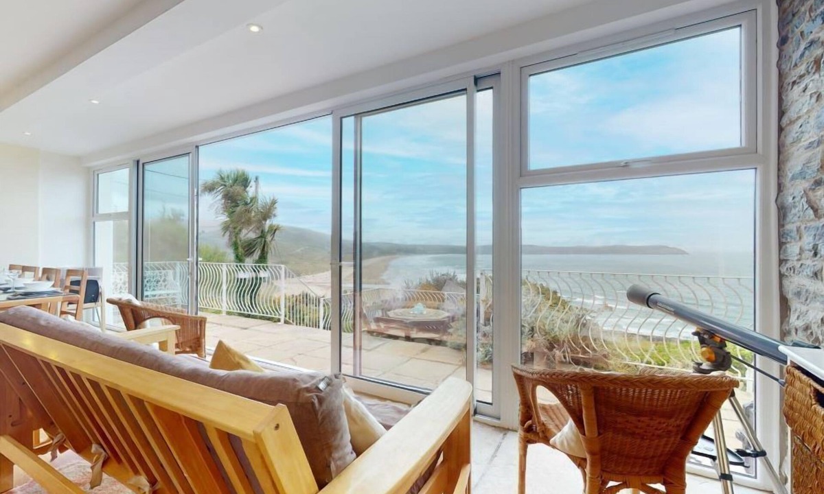 Woolacombe House | Superb Panoramic Sea Views Sleeps 10 Pet Friendly