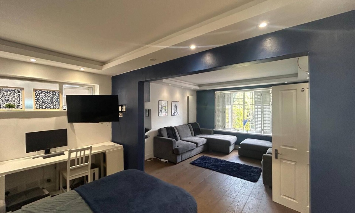 Thornton House | SUPERB SNUG studio sleeps 2 south london