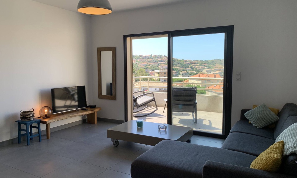 Grand Valinco Apartment | Superb STUDIO sea view