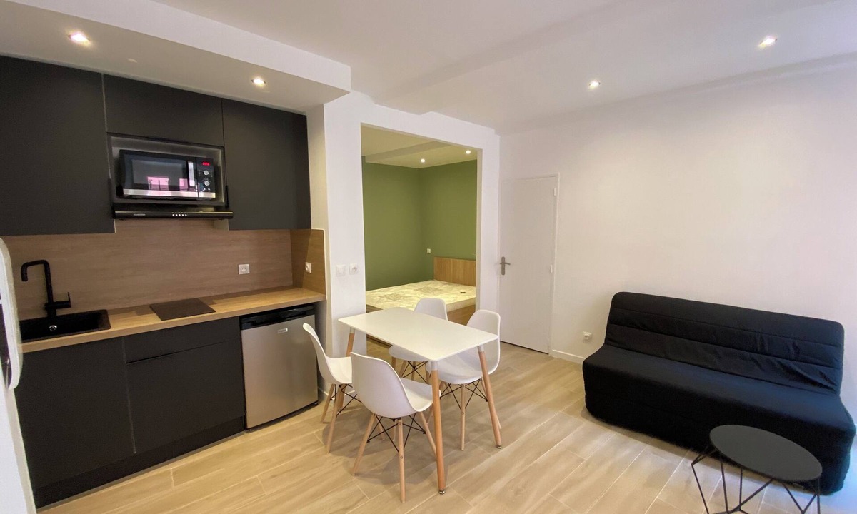 Carabacel Apartment | Superb studio with sleeping area! Old Nice!