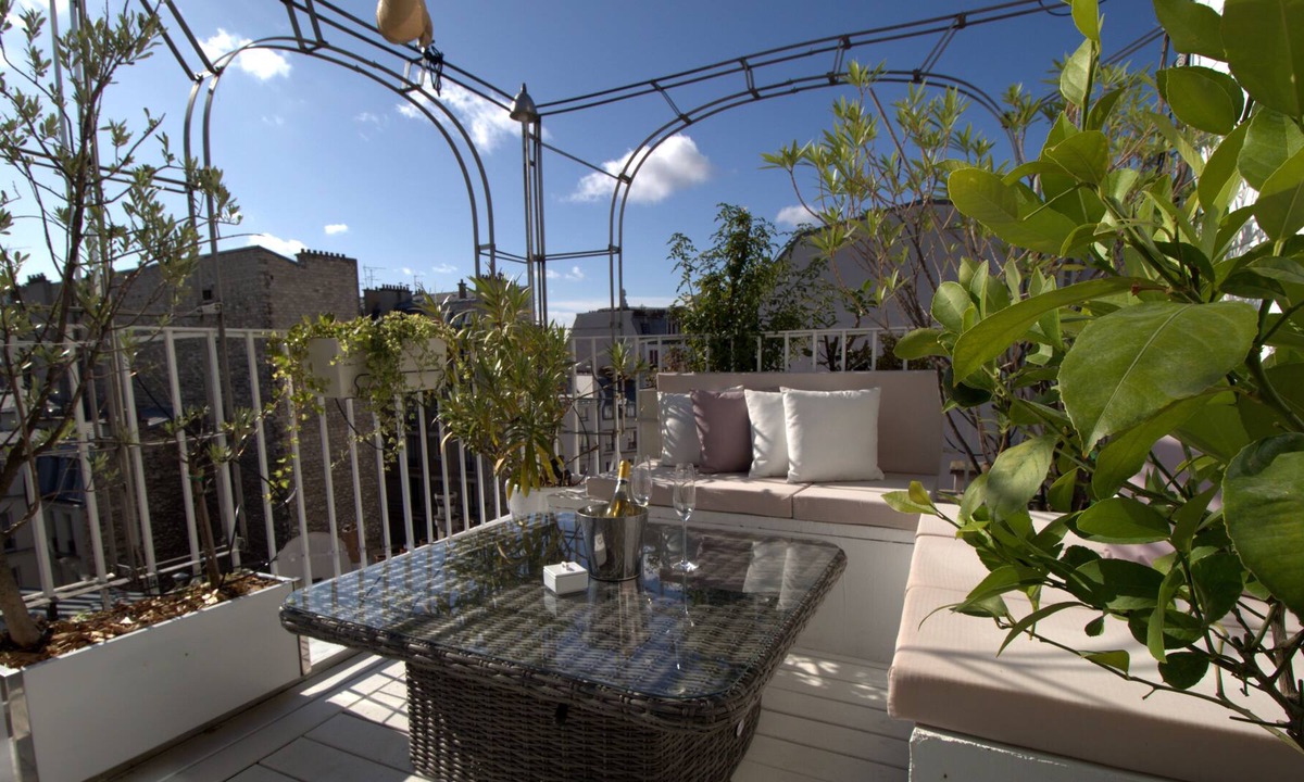 Hopital Saint-Louis Apartment | Superb terrace on the top floor with parking
