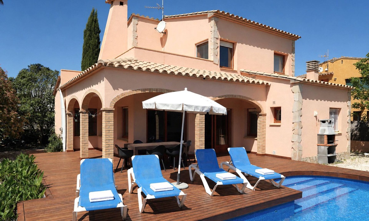 Sant Pere Pescador Villa | Superb villa near sandy beach Sant Pere Pescador