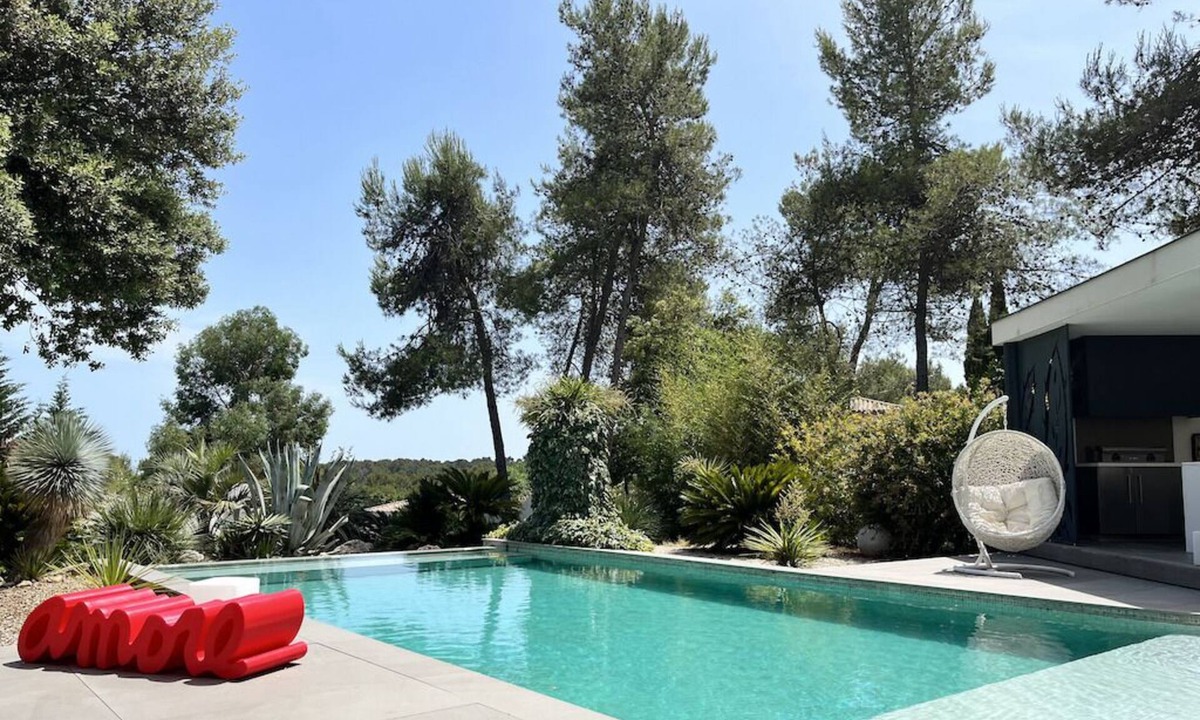 Montpellier Villa | Superb villa with swimming pool, spa, games room, gym,