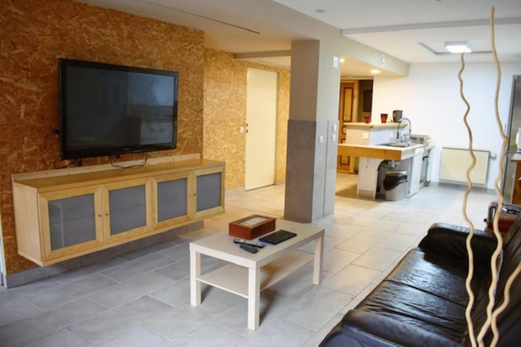 Charency-Vezin Apartment | Superbe Appartement PMR avec parking Gratuit